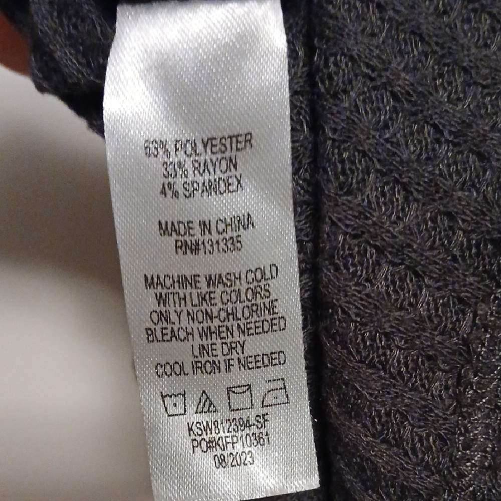 Chic Black Tie-Front Blouse - Picture 5 of 5